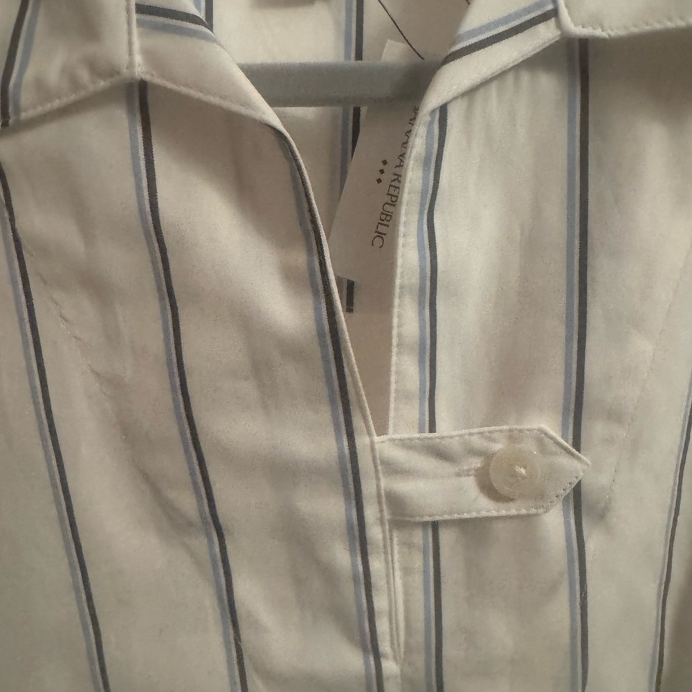 Banana Republic White Sleeveless Button-Up with Navy Pinstripes - Picture 6 of 7